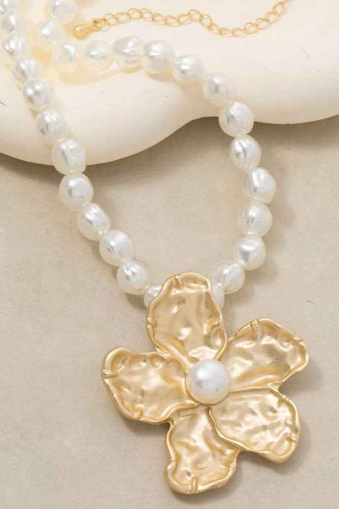 Pearl Flower Necklace